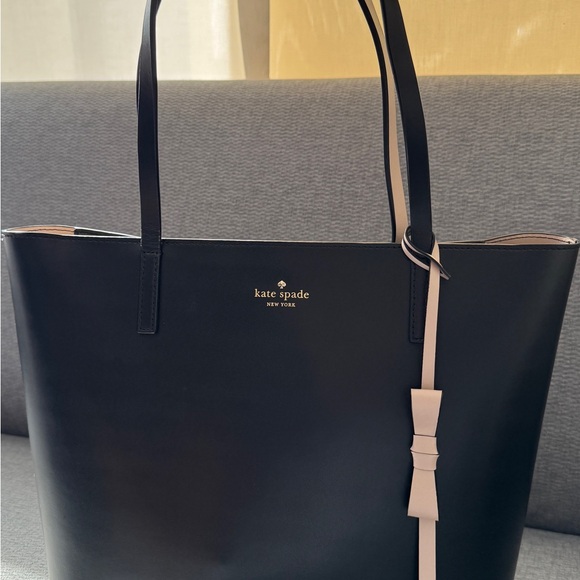 kate spade Handbags - Kate Spade Lawton Way Black Tote Bag